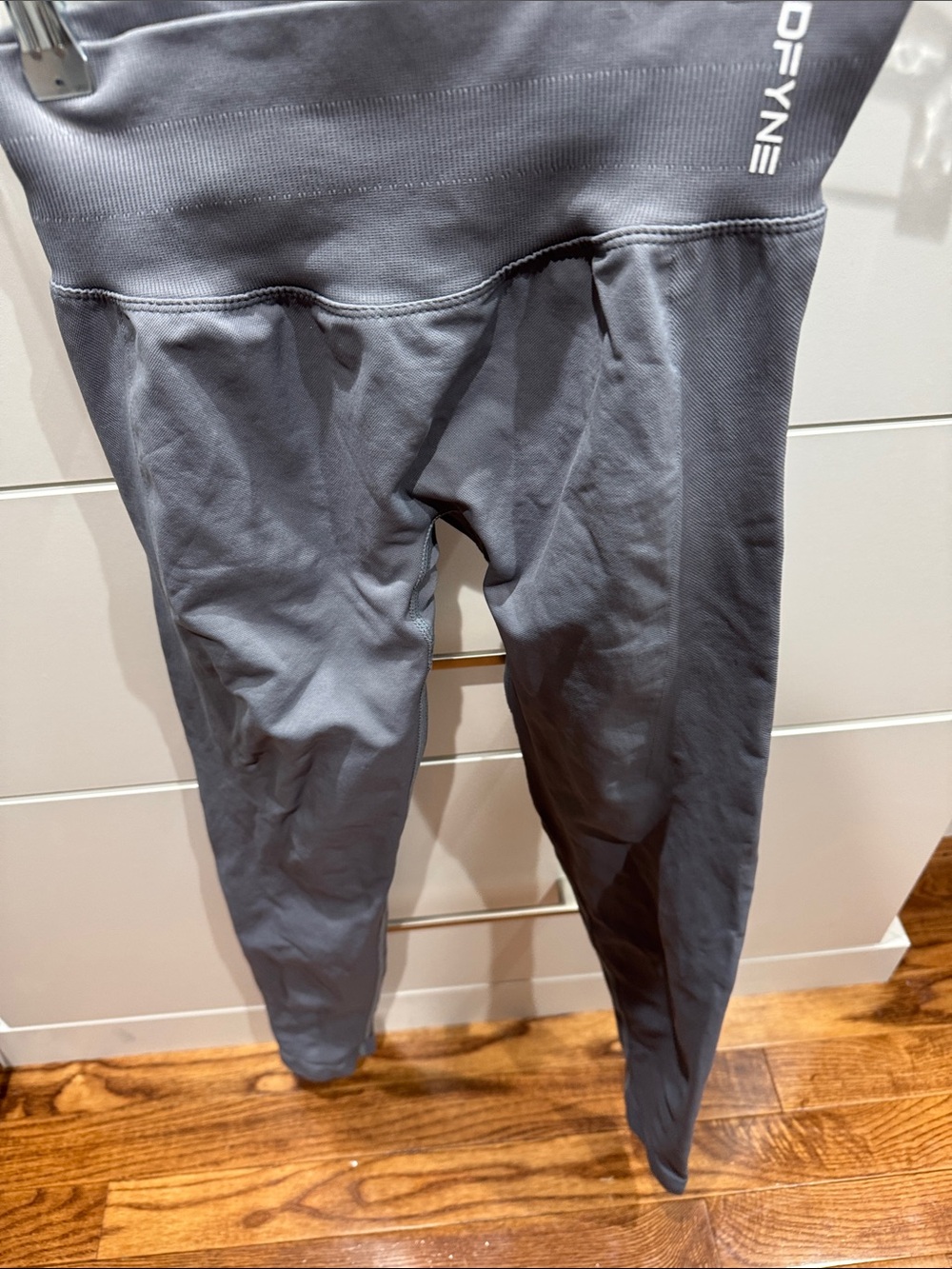 Gray DFYNE Performance Leggings - Picture 3 of 5